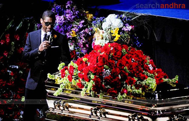 http://mallemala.files.wordpress.com/2009/07/michael-jackson-funeral-photo-gallery-34.jpg